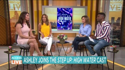 Ashley-Greene-dot-nl_2019AccesHollywood0290.jpg