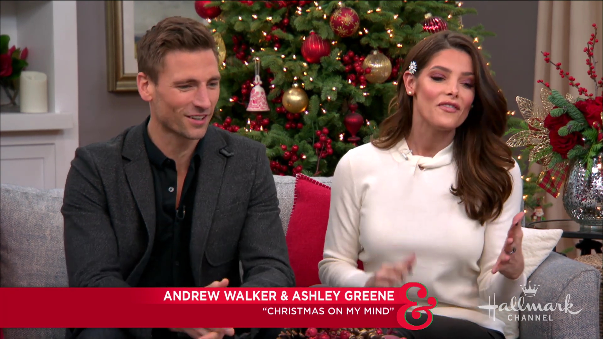 Ashley-Greene-dot-nl_HomeAndFamily0034.jpg