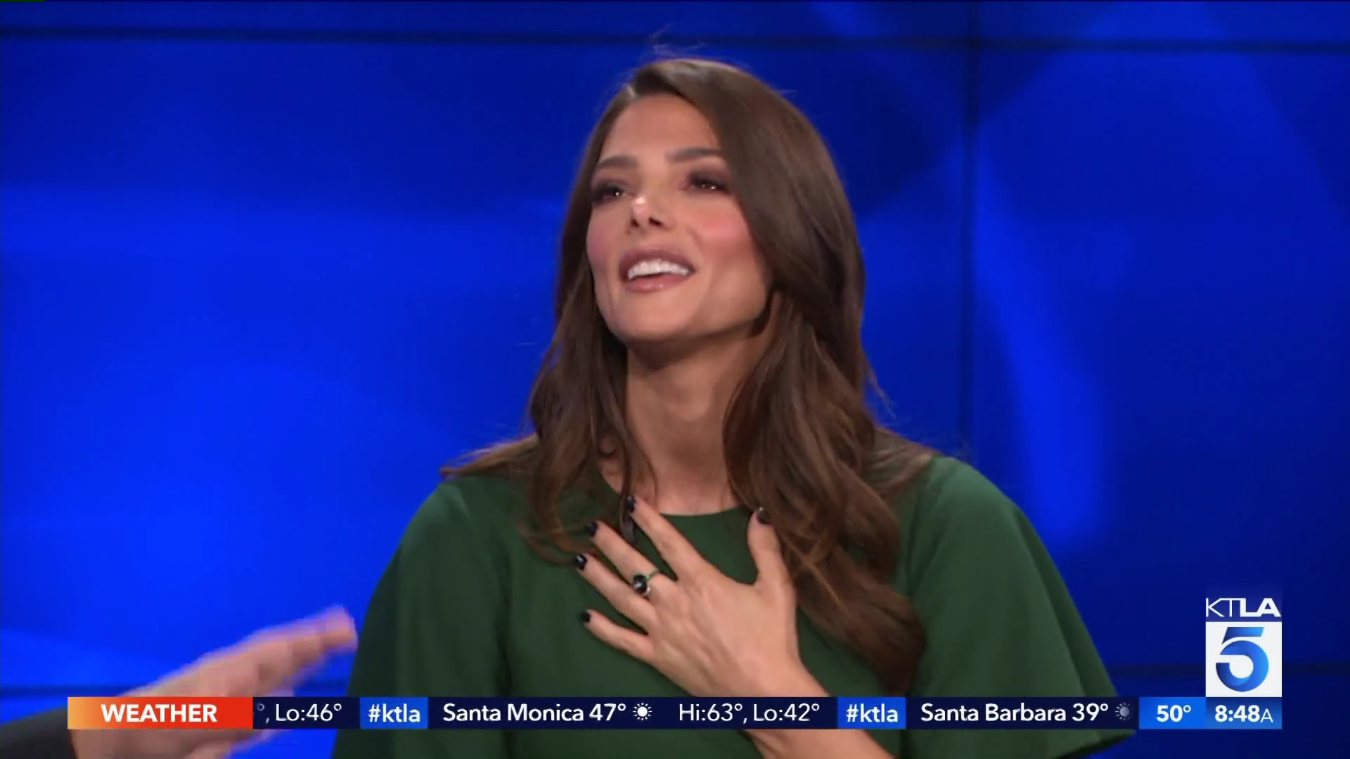 Ashley-Greene-dot-nl_2019KTLA50124.jpg
