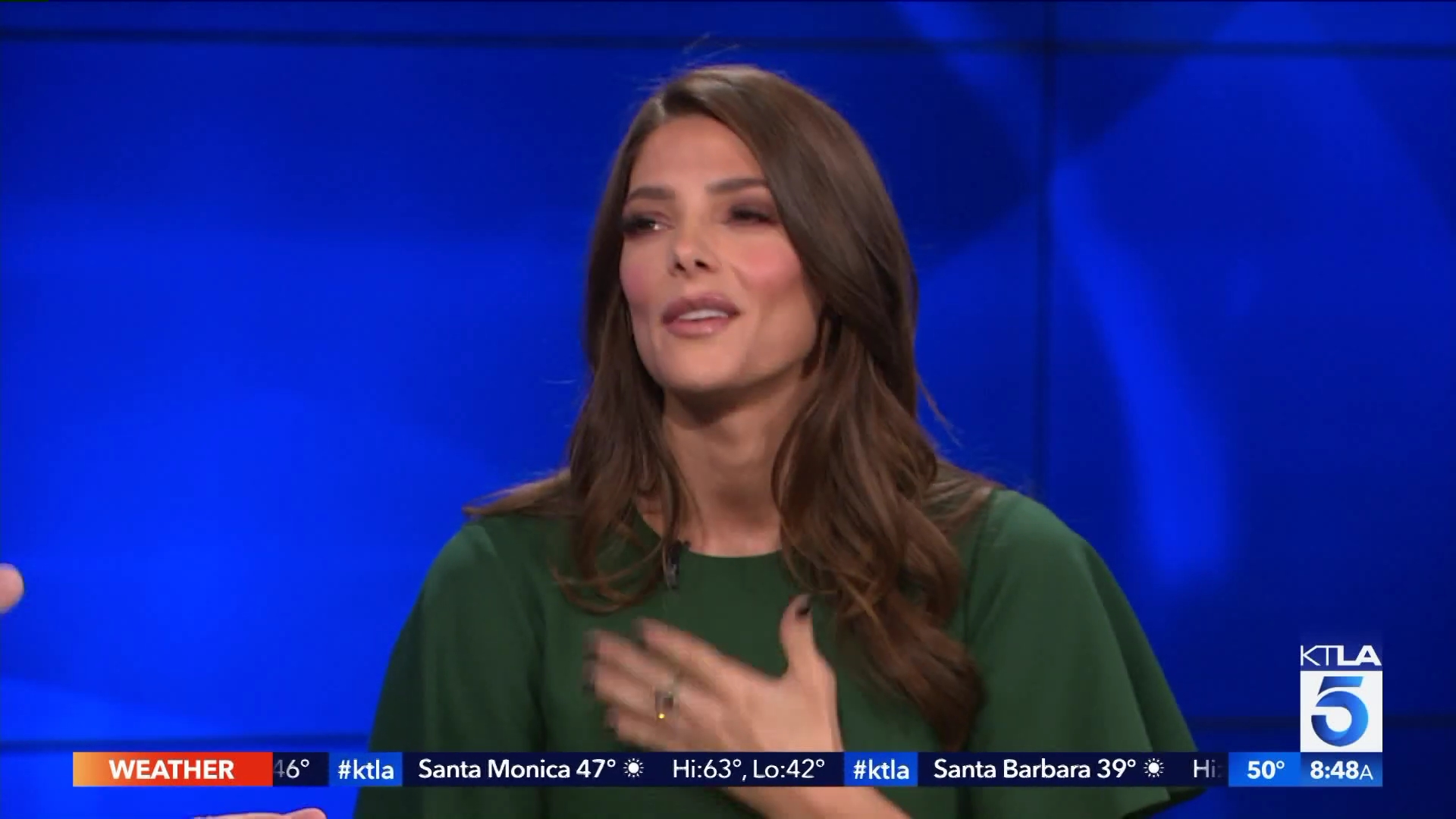 Ashley-Greene-dot-nl_2019KTLA50125.jpg