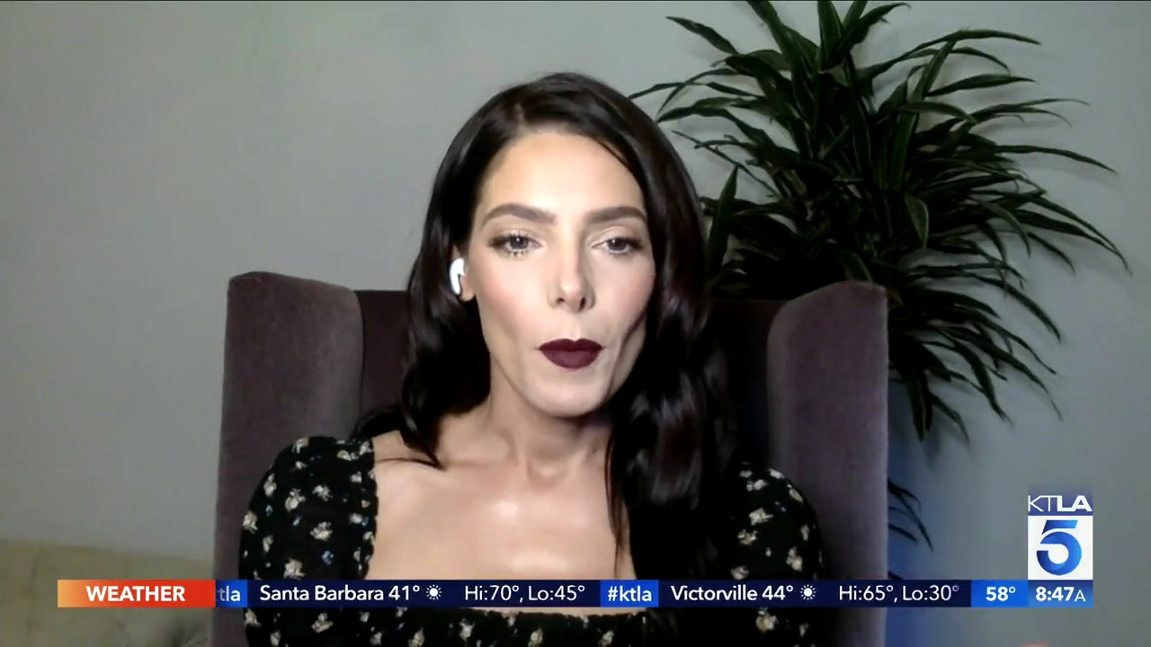 Ashley-Greene-dot-nl_2020KTLA5-0054.jpg