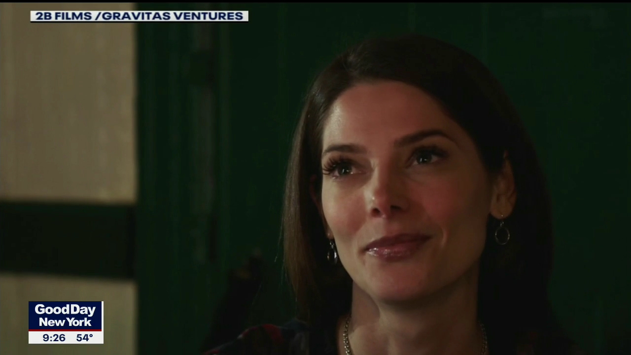 Ashley-Greene-dot-nl_2020Fox5-interview0033.jpg