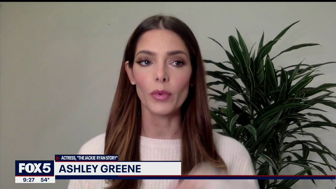 Ashley-Greene-dot-nl_2020Fox5-interview0081.jpg