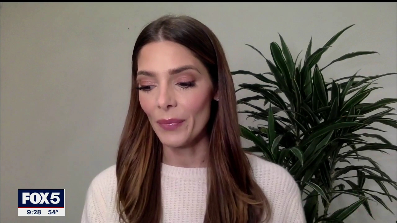 Ashley-Greene-dot-nl_2020Fox5-interview0102.jpg
