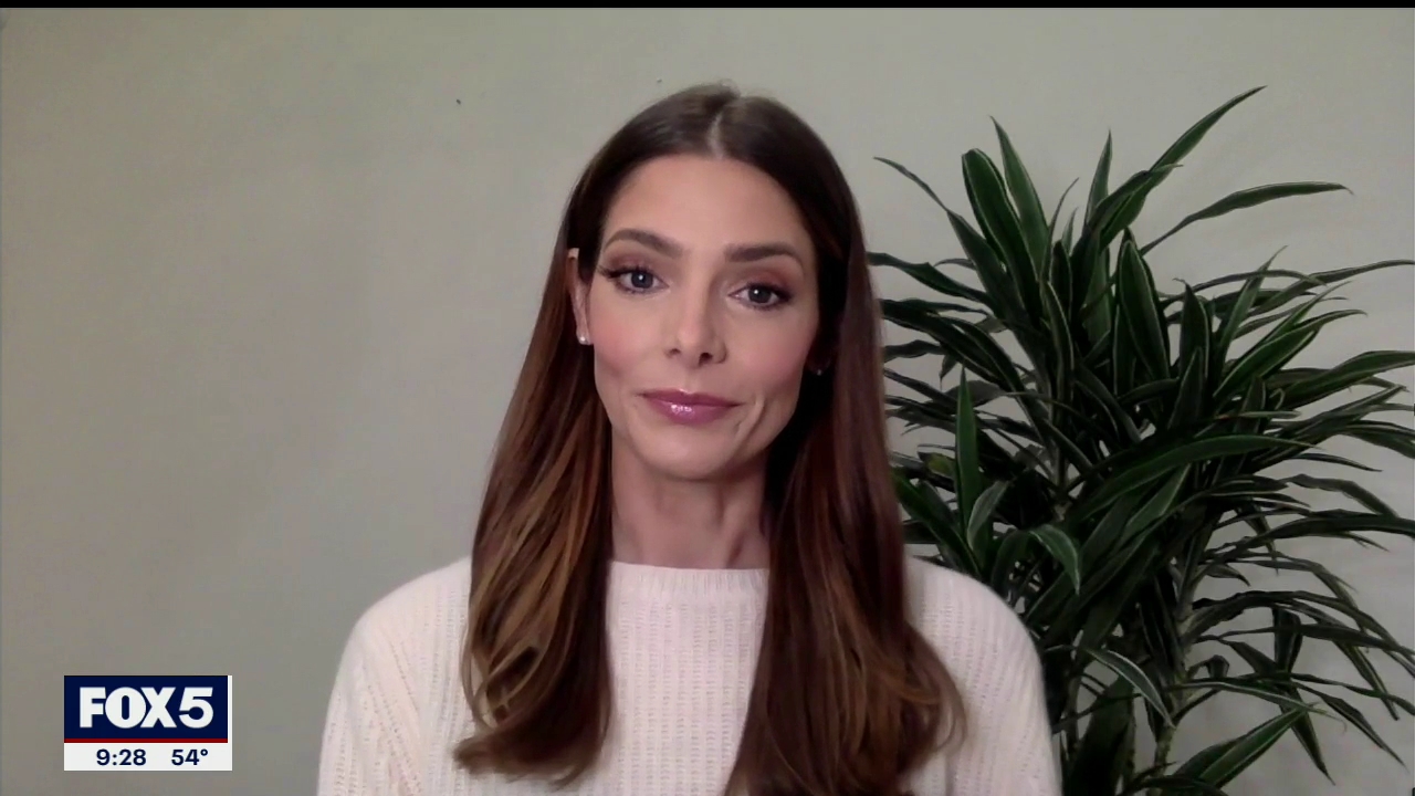 Ashley-Greene-dot-nl_2020Fox5-interview0119.jpg