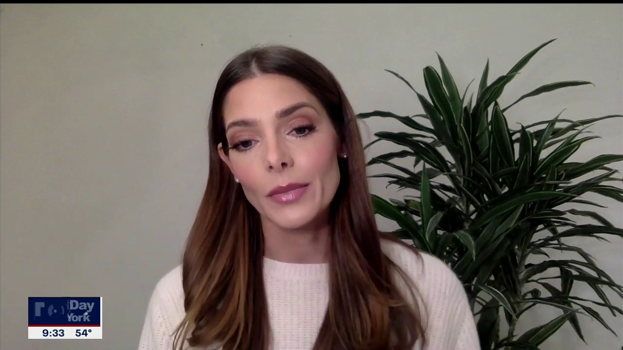 Ashley-Greene-dot-nl_2020Fox5-interview0434.jpg