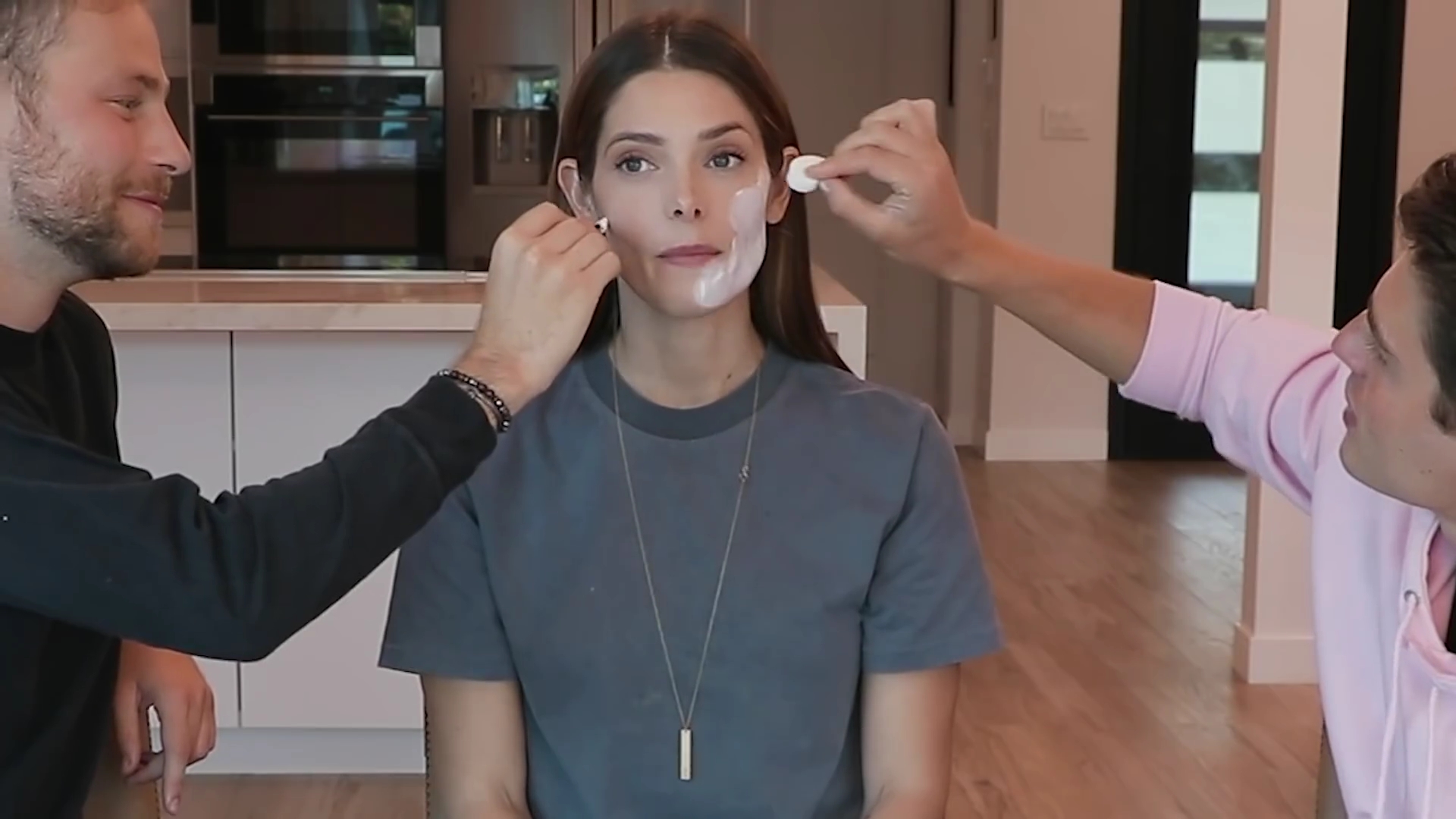Ashley-Greene-dot-nl_2020GreggandCameron0662.jpg