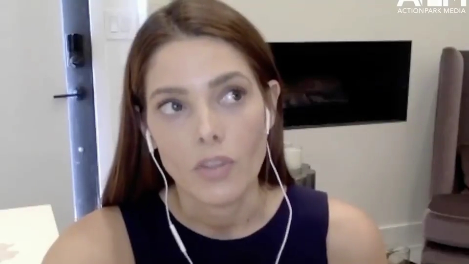 Ashley-Greene-dot-nl_2020HerVoicePodcast0001.jpg