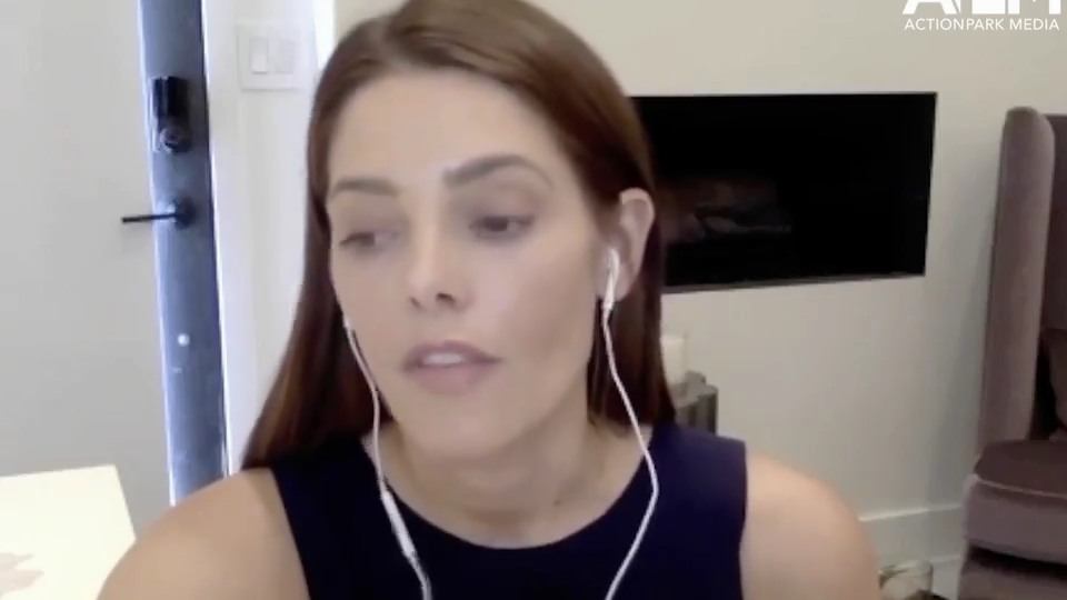 Ashley-Greene-dot-nl_2020HerVoicePodcast0003.jpg
