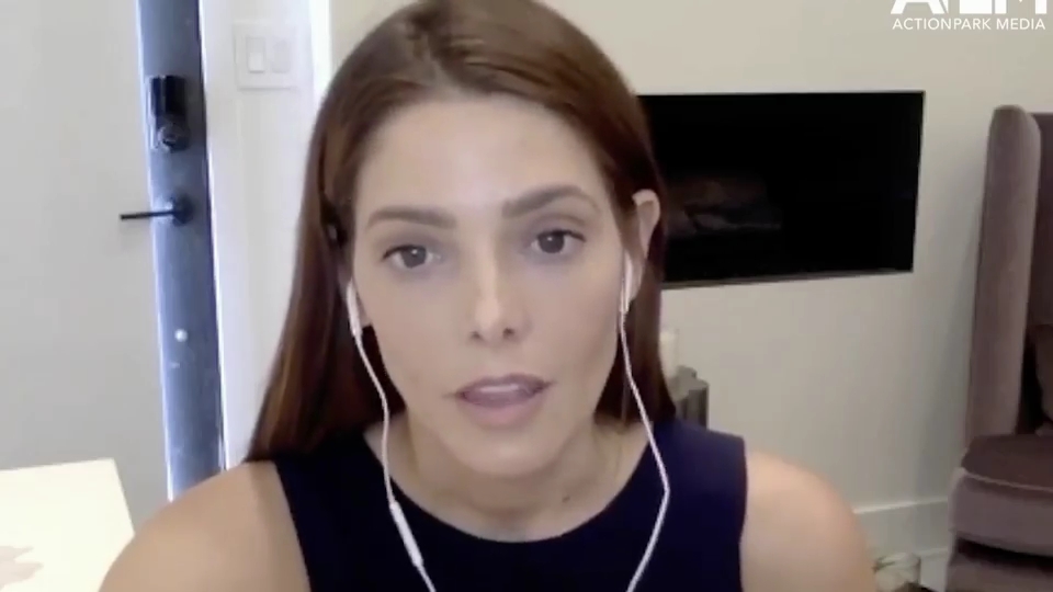 Ashley-Greene-dot-nl_2020HerVoicePodcast0005.jpg