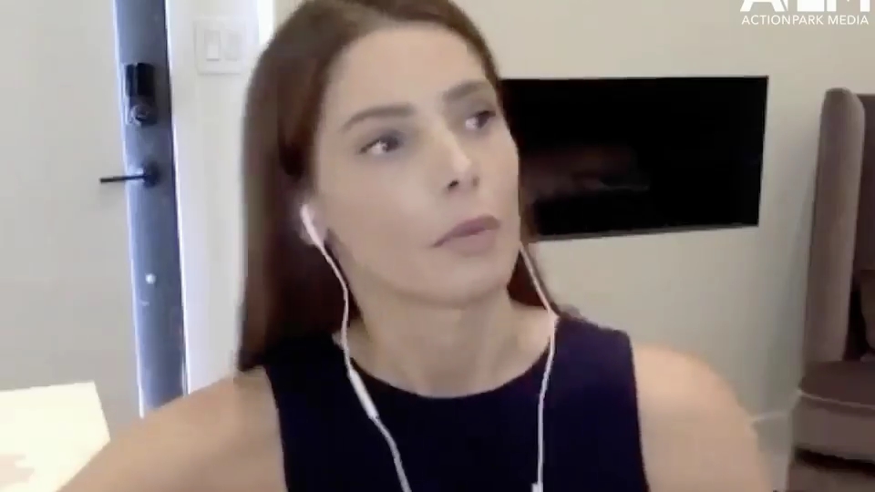Ashley-Greene-dot-nl_2020HerVoicePodcast0006.jpg
