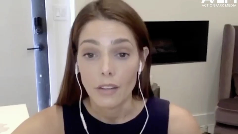 Ashley-Greene-dot-nl_2020HerVoicePodcast0012.jpg