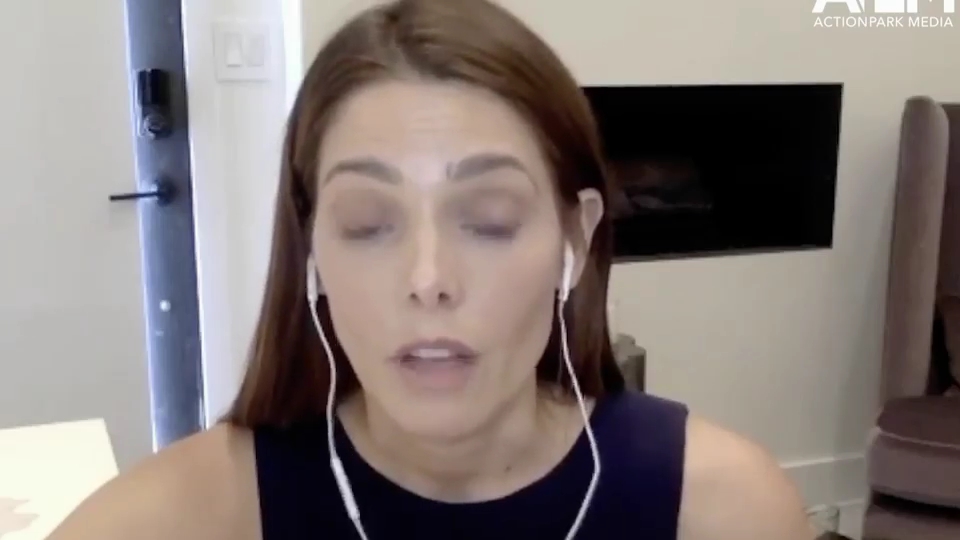 Ashley-Greene-dot-nl_2020HerVoicePodcast0013.jpg