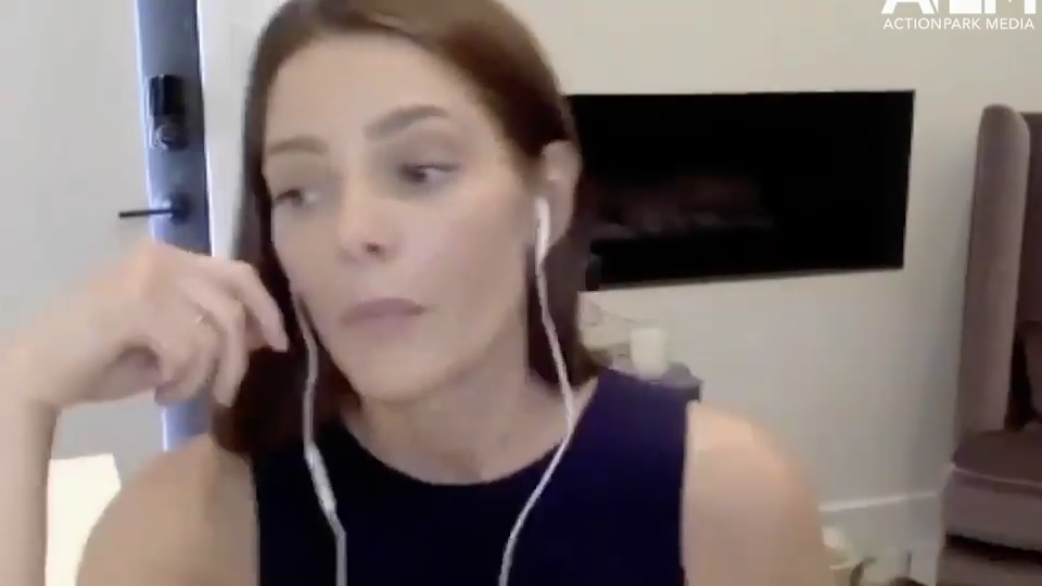 Ashley-Greene-dot-nl_2020HerVoicePodcast0042.jpg