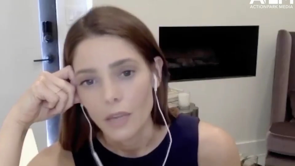 Ashley-Greene-dot-nl_2020HerVoicePodcast0046.jpg