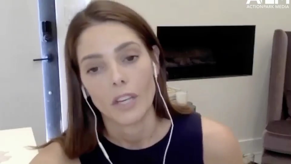 Ashley-Greene-dot-nl_2020HerVoicePodcast0062.jpg