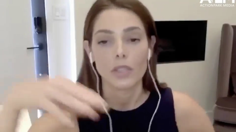 Ashley-Greene-dot-nl_2020HerVoicePodcast0065.jpg