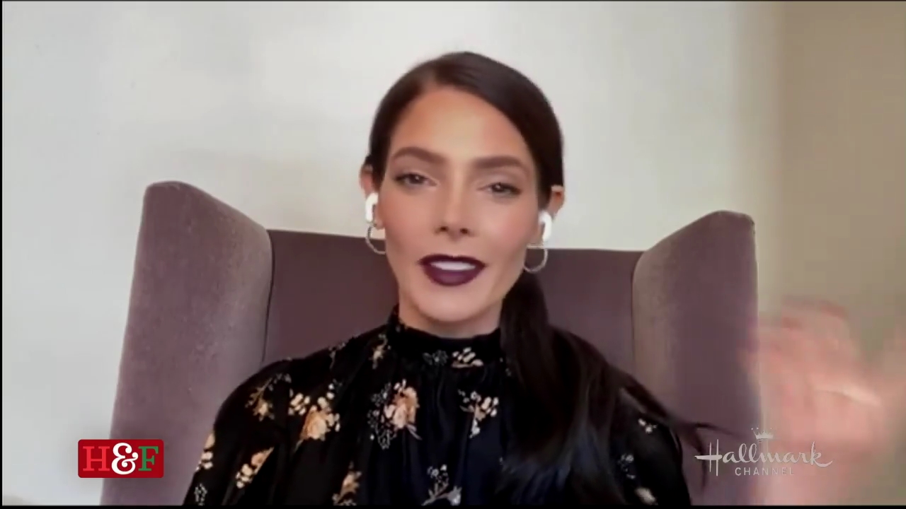 Ashley-Greene-dot-nl_2020homeAndFamily0261.jpg Ashley-Greene-dot-nl_2020homeAndFamily0261.jpg