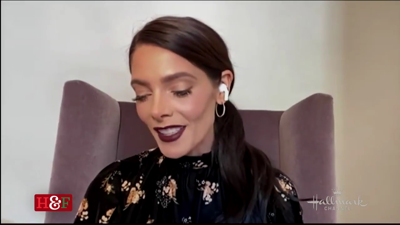 Ashley-Greene-dot-nl_2020homeAndFamily0386.jpg Ashley-Greene-dot-nl_2020homeAndFamily0386.jpg