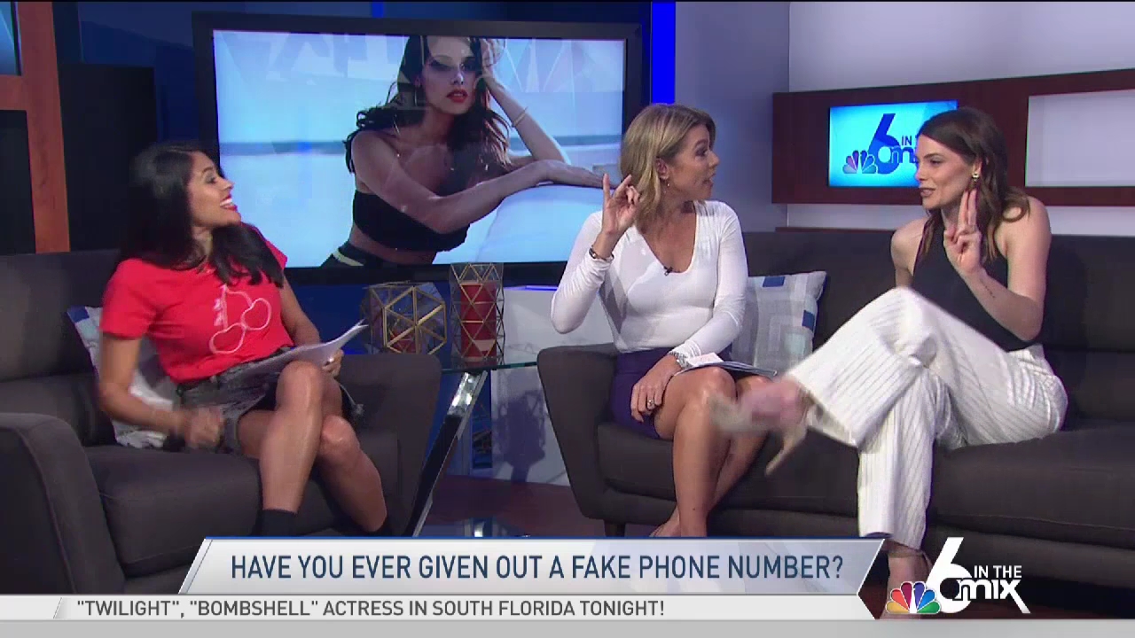 Ashley-Greene-dot-nl-2020NBC6InTheMix0114.jpg Ashley-Greene-dot-nl-2020NBC6InTheMix0114.jpg