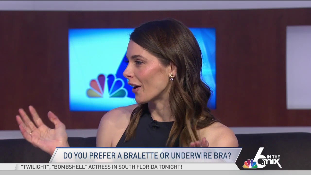 Ashley-Greene-dot-nl-2020NBC6InTheMix0130.jpg Ashley-Greene-dot-nl-2020NBC6InTheMix0130.jpg