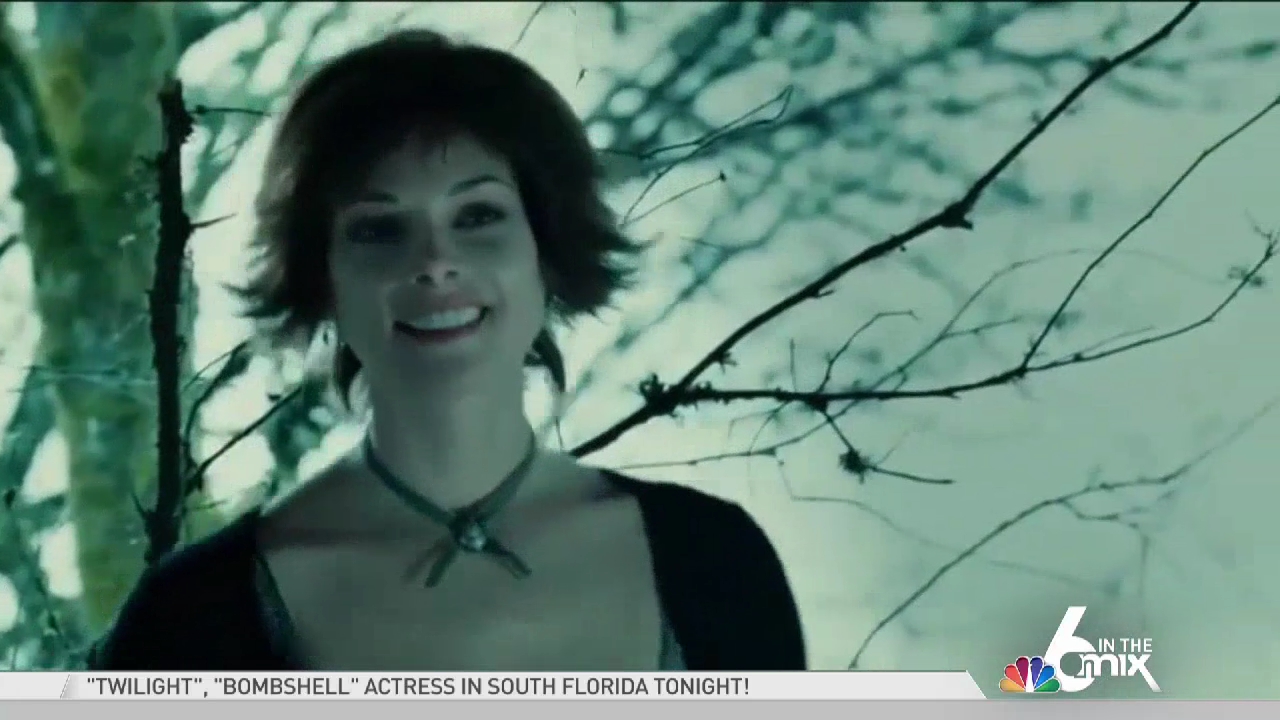 Ashley-Greene-dot-nl-2020NBC6InTheMix0297.jpg Ashley-Greene-dot-nl-2020NBC6InTheMix0297.jpg