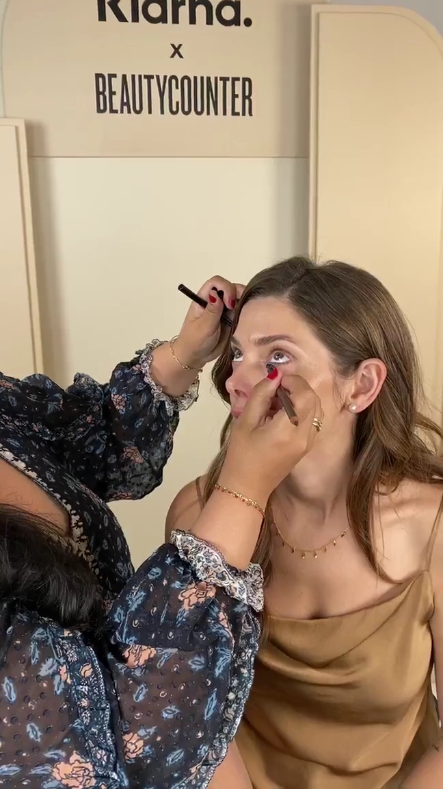 Ashley-Greene-dot-nl_2021BeautyCounterXKlarna-interview0308.jpg