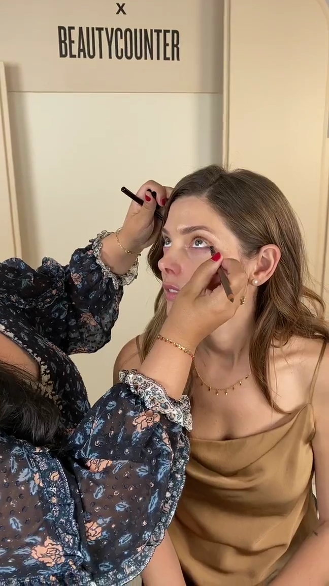 Ashley-Greene-dot-nl_2021BeautyCounterXKlarna-interview0309.jpg