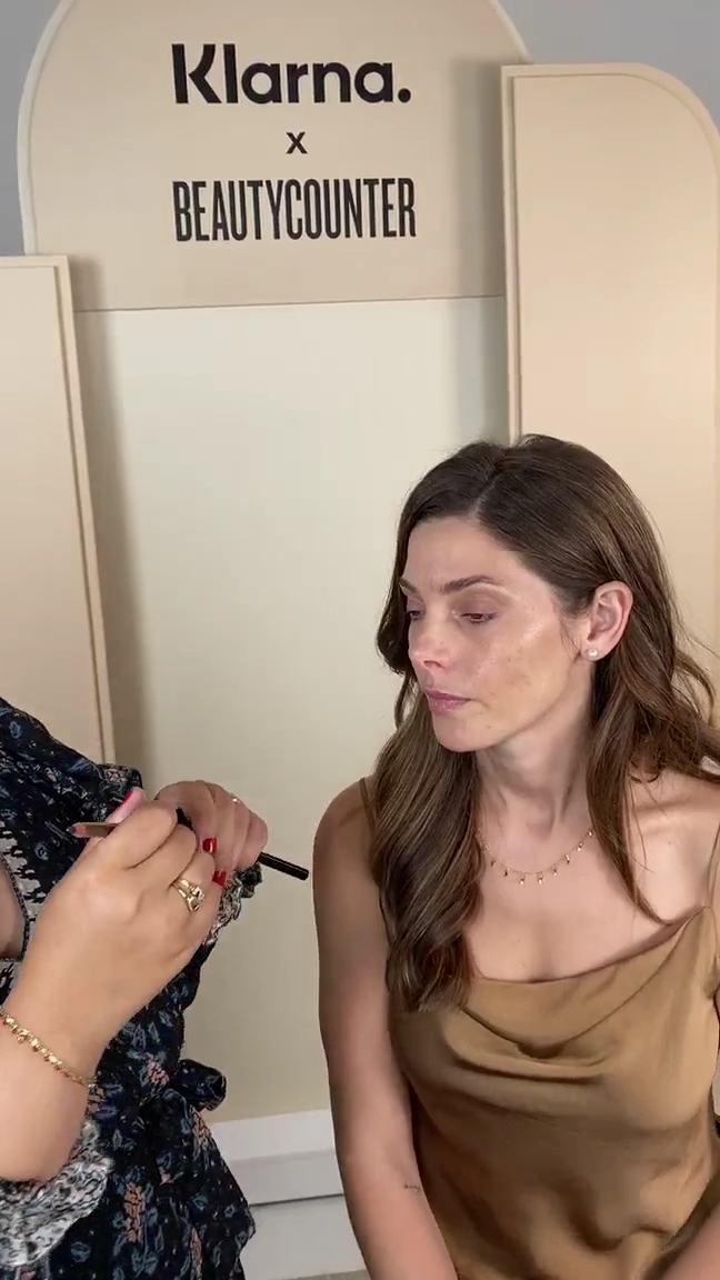 Ashley-Greene-dot-nl_2021BeautyCounterXKlarna-interview0320.jpg