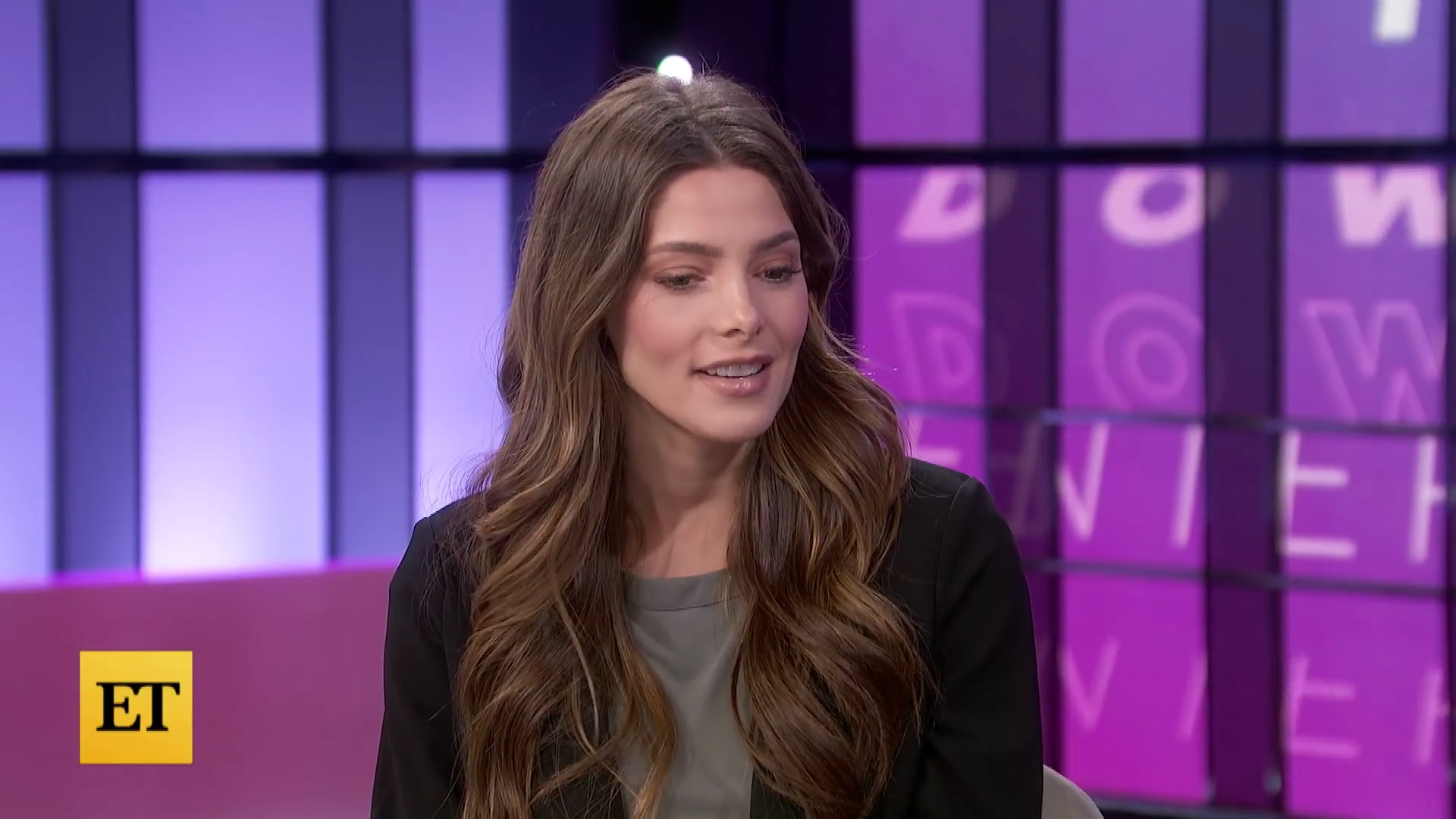 Ashley-Greene-dot-nl_2022EntertainmentTonight0037.jpg