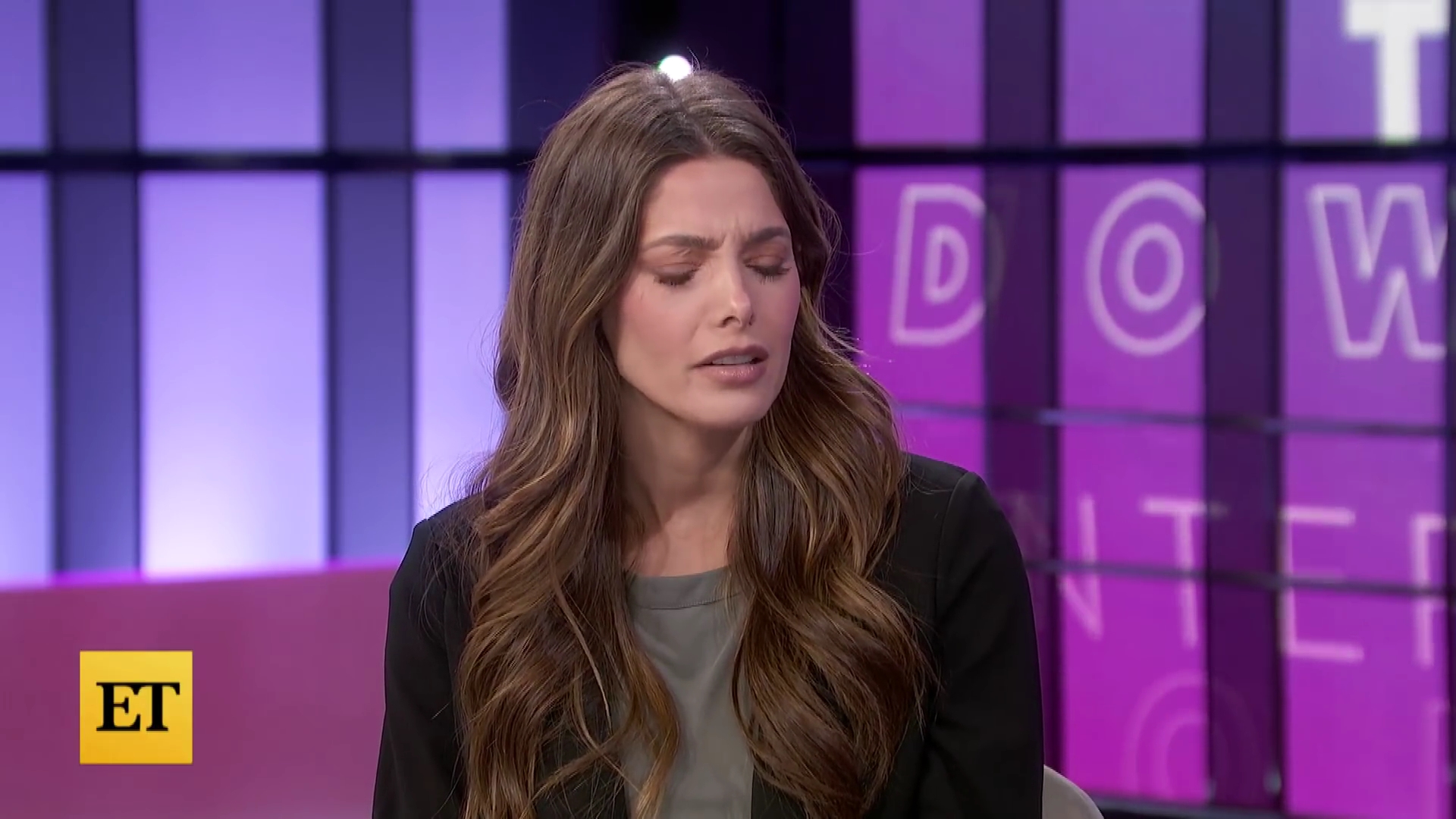 Ashley-Greene-dot-nl_2022EntertainmentTonight0039.jpg