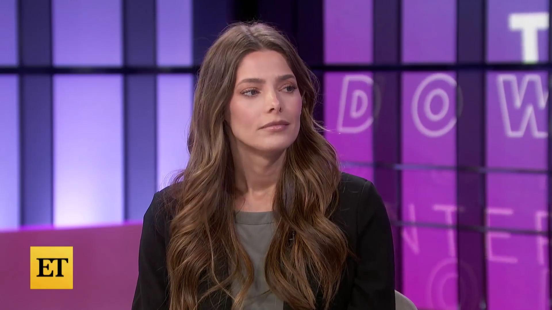 Ashley-Greene-dot-nl_2022EntertainmentTonight0069.jpg