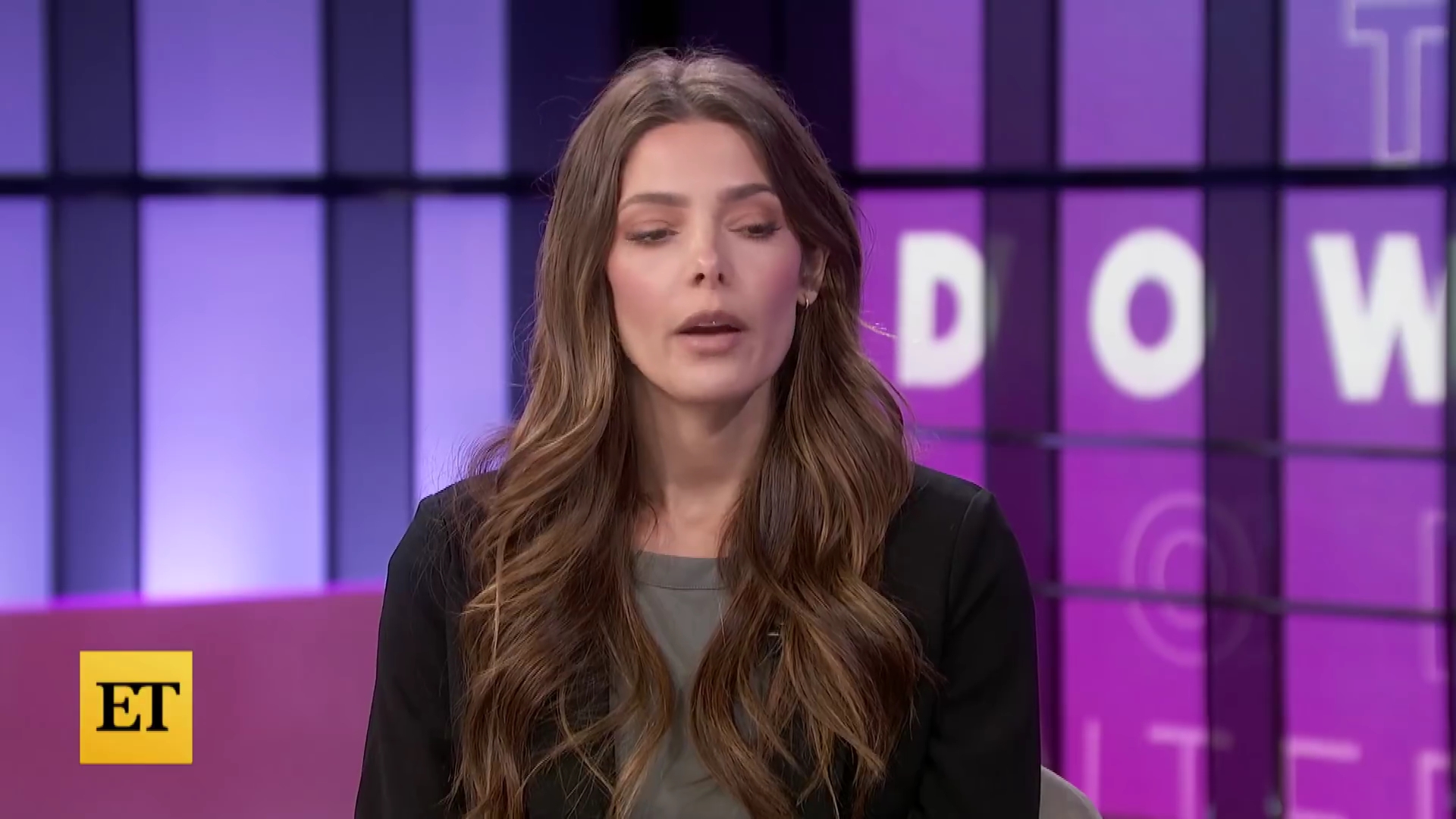 Ashley-Greene-dot-nl_2022EntertainmentTonight0126.jpg