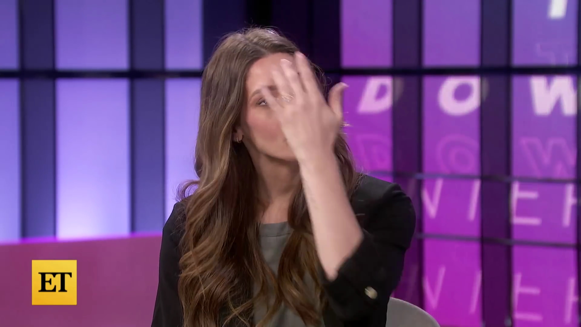 Ashley-Greene-dot-nl_2022EntertainmentTonight0170.jpg
