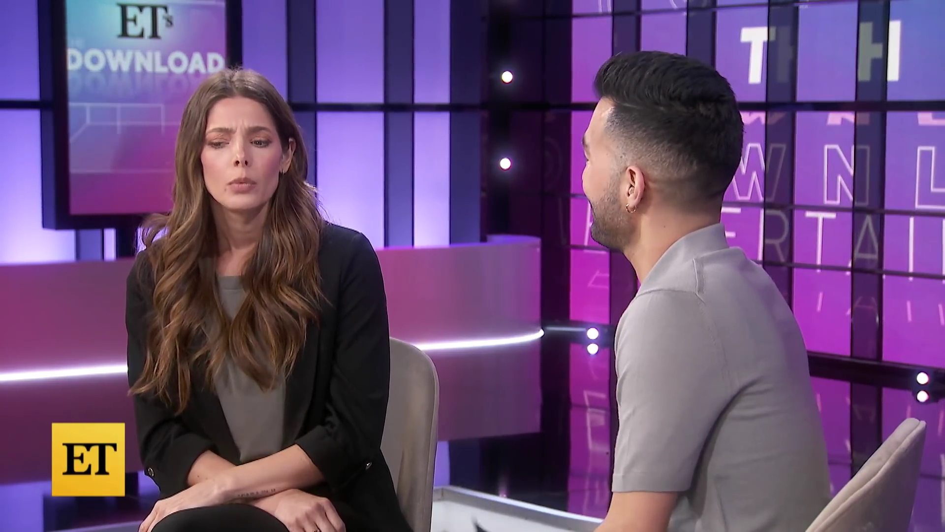 Ashley-Greene-dot-nl_2022EntertainmentTonight0297.jpg