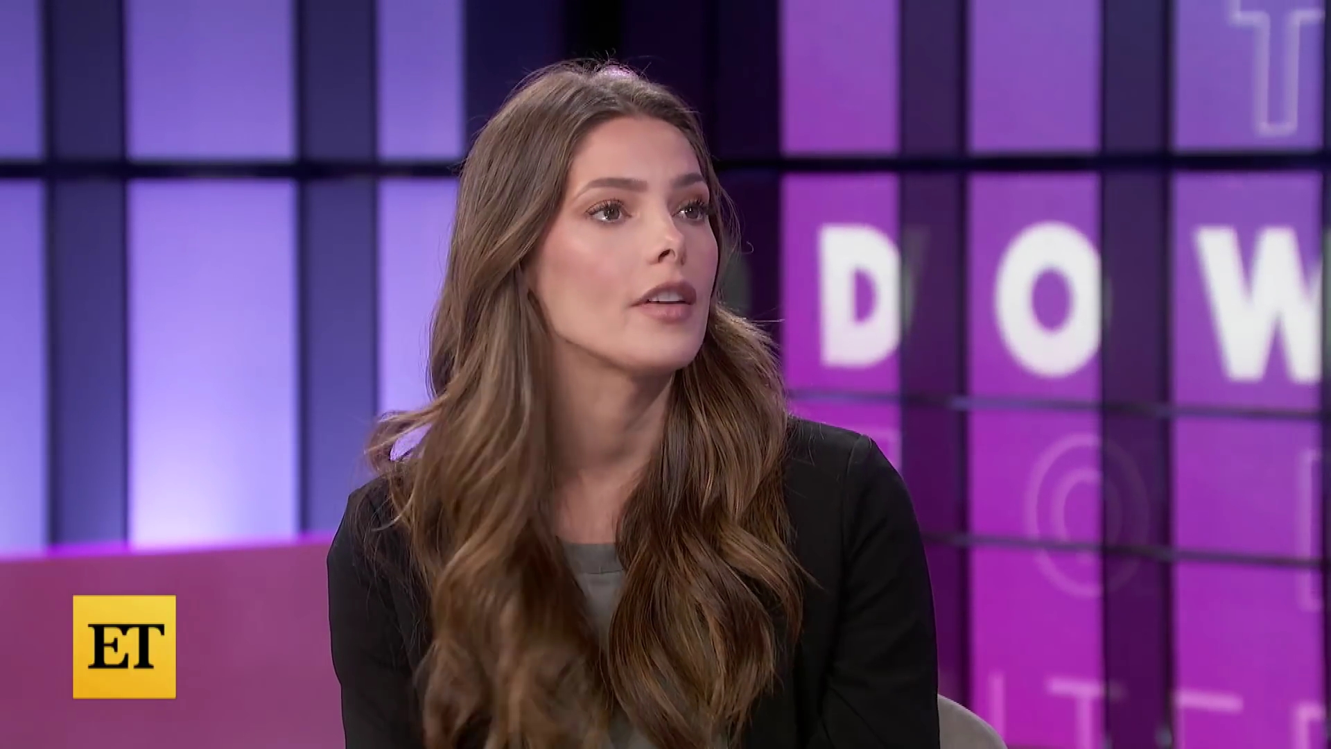 Ashley-Greene-dot-nl_2022EntertainmentTonight0331.jpg