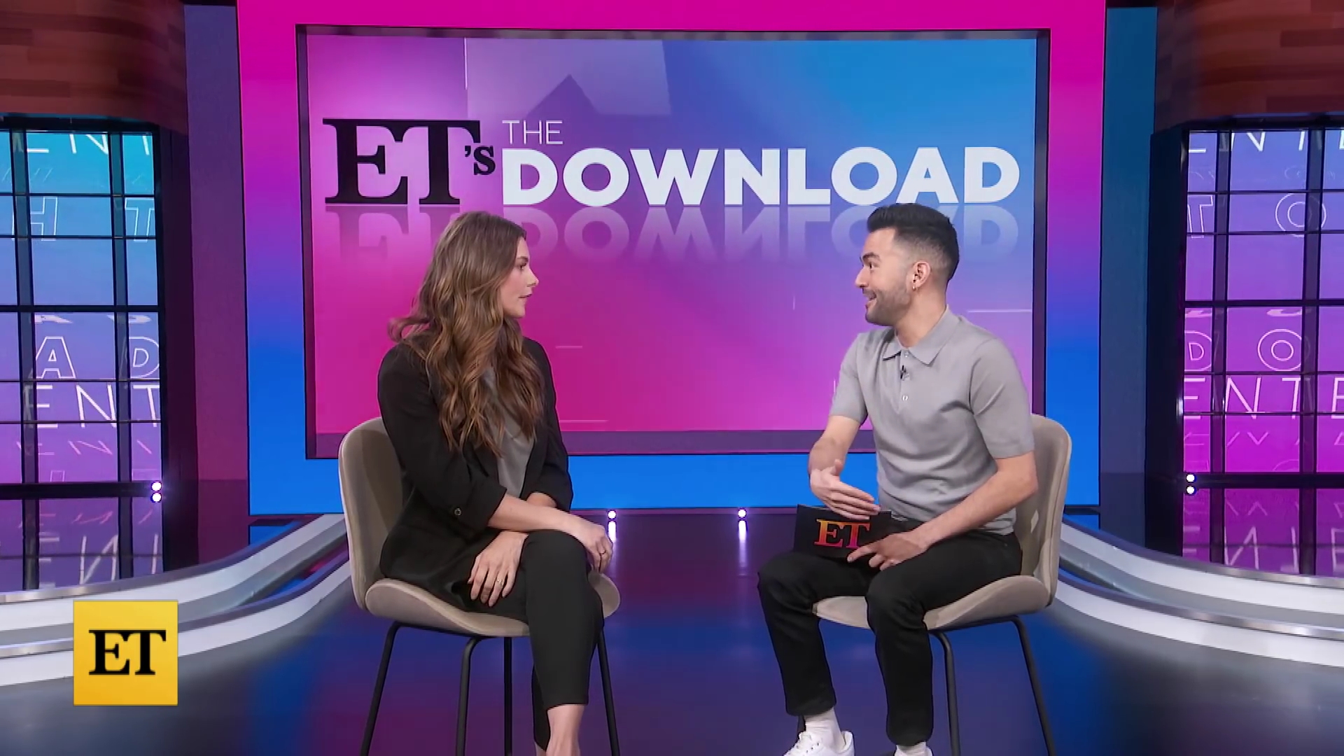 Ashley-Greene-dot-nl_2022EntertainmentTonight0349.jpg