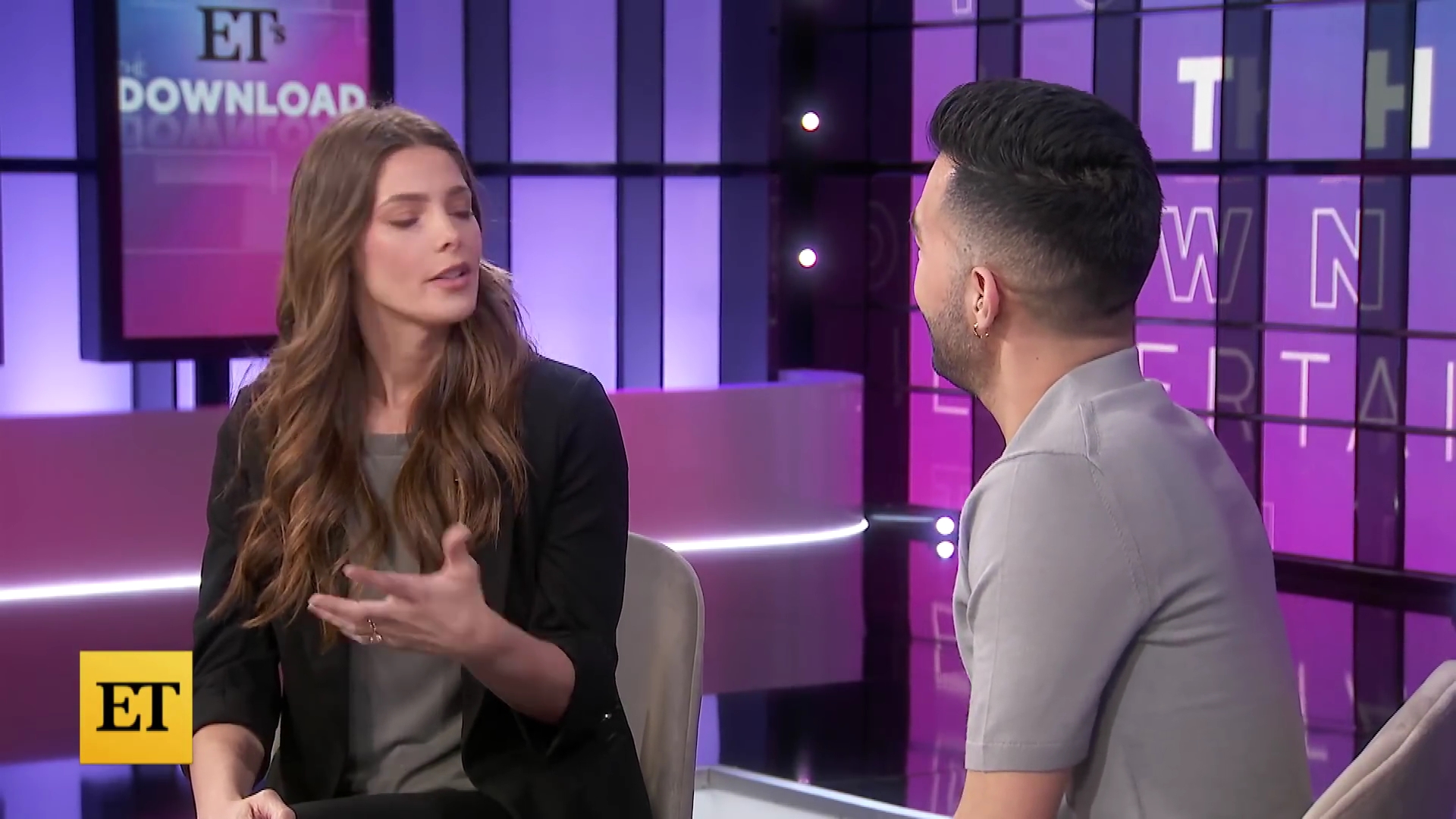 Ashley-Greene-dot-nl_2022EntertainmentTonight0357.jpg