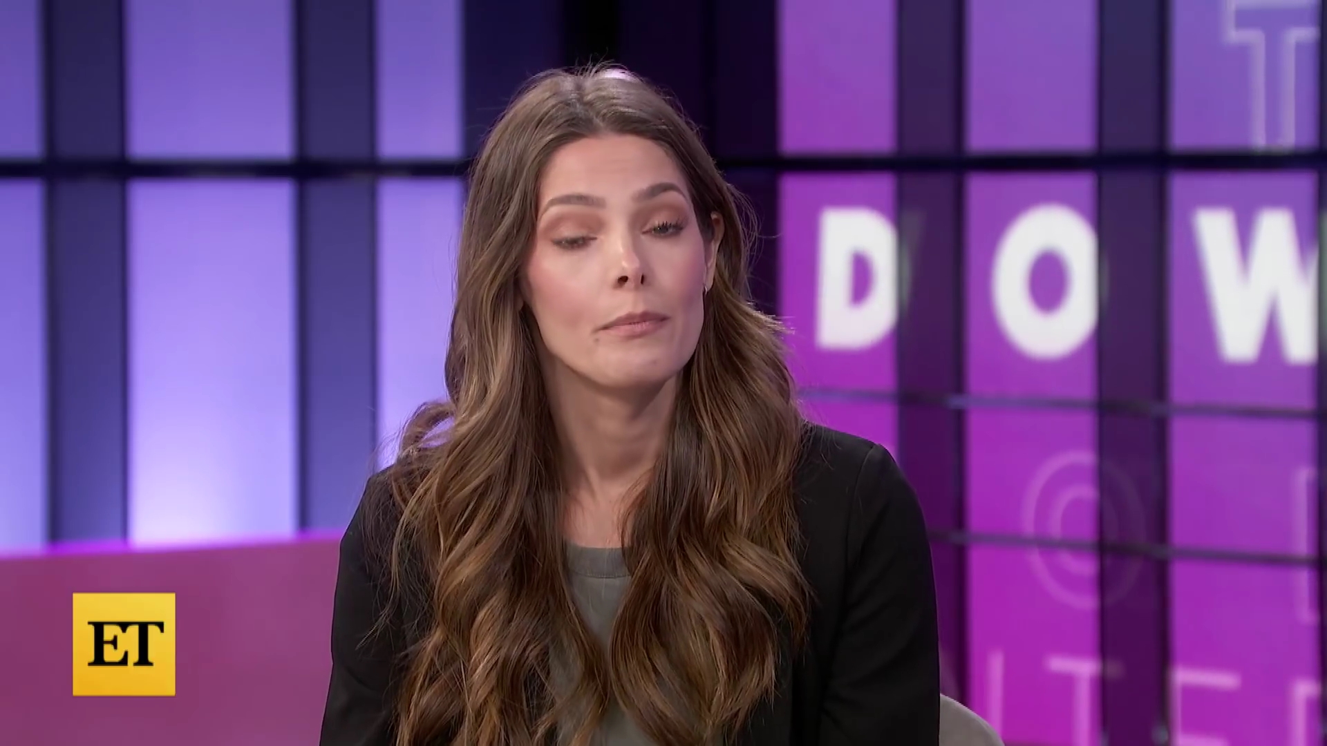 Ashley-Greene-dot-nl_2022EntertainmentTonight0361.jpg