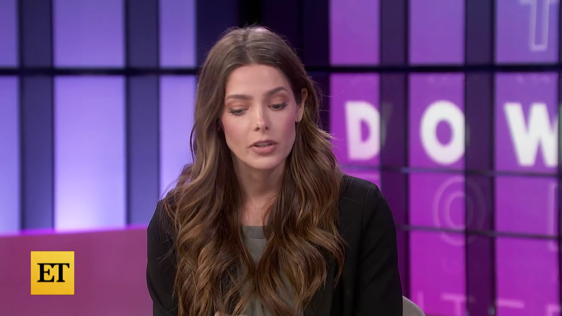 Ashley-Greene-dot-nl_2022EntertainmentTonight0380.jpg