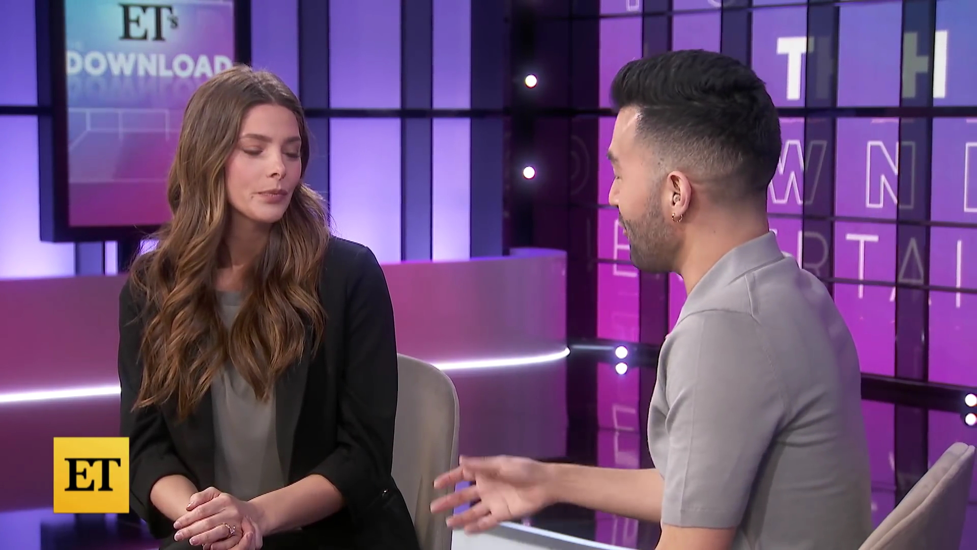 Ashley-Greene-dot-nl_2022EntertainmentTonight0396.jpg