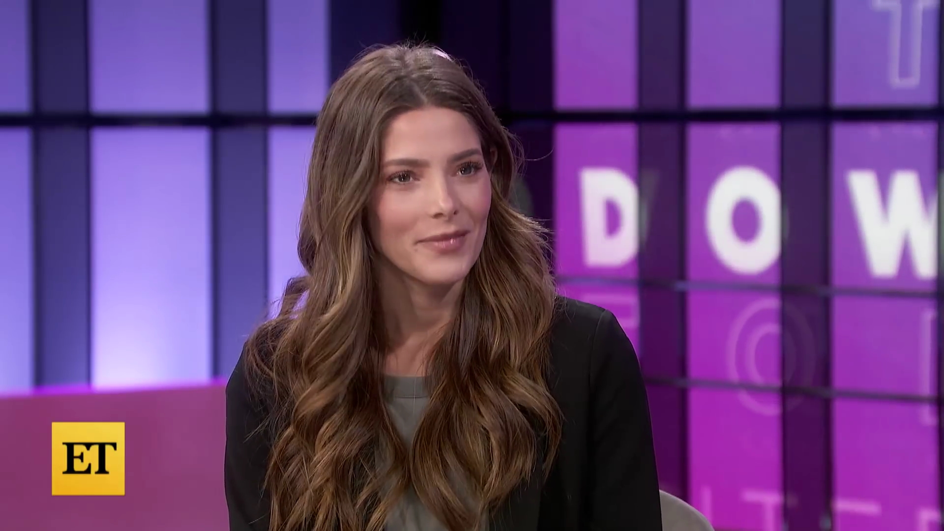 Ashley-Greene-dot-nl_2022EntertainmentTonight0426.jpg