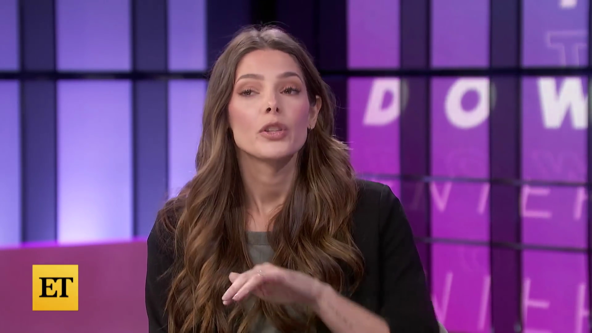 Ashley-Greene-dot-nl_2022EntertainmentTonight0428.jpg