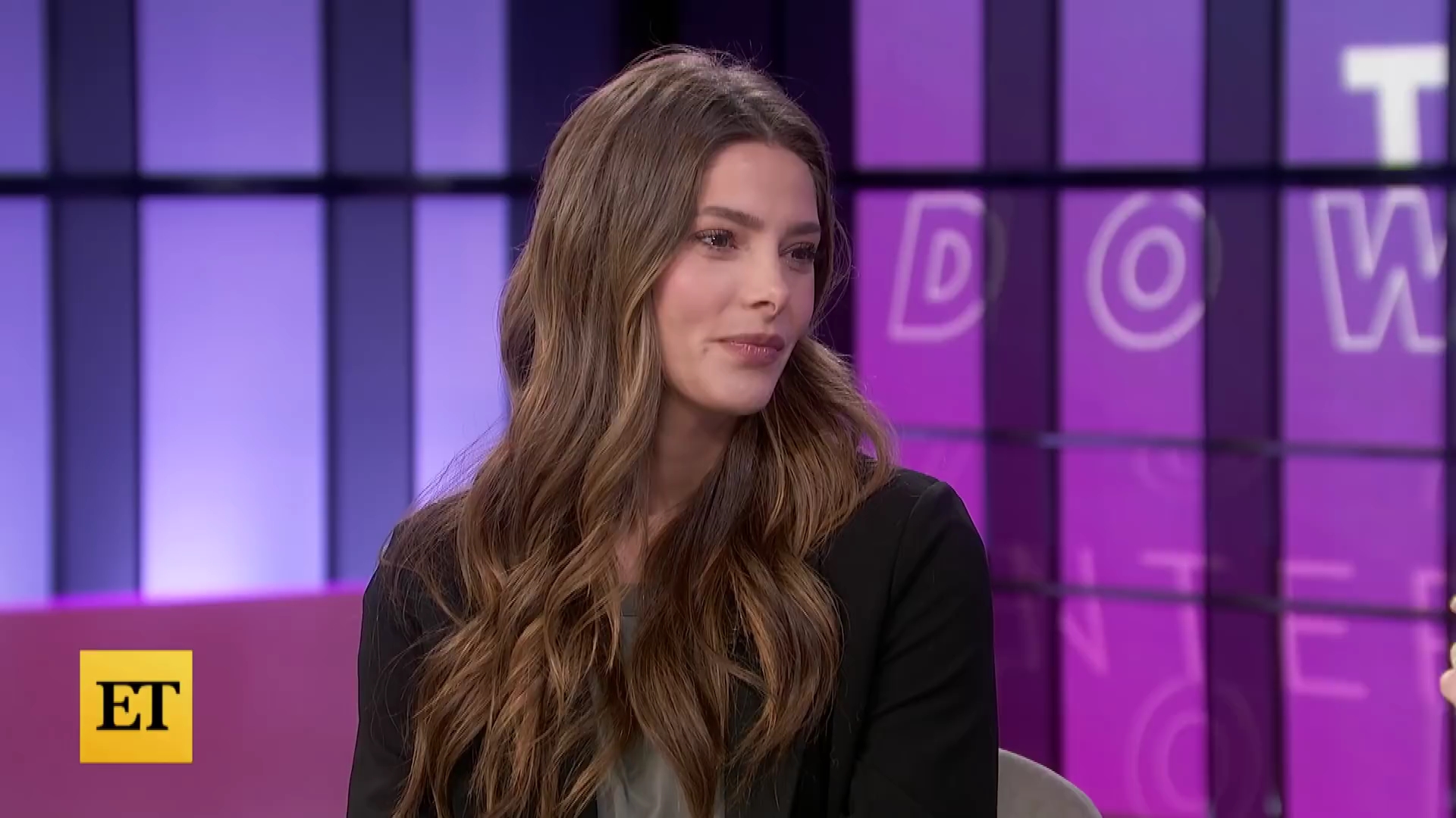 Ashley-Greene-dot-nl_2022EntertainmentTonight0522.jpg