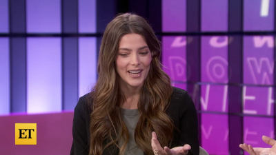 Ashley-Greene-dot-nl_2022EntertainmentTonight0067.jpg