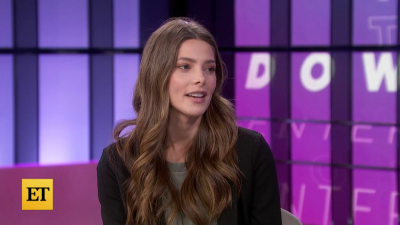 Ashley-Greene-dot-nl_2022EntertainmentTonight0325.jpg