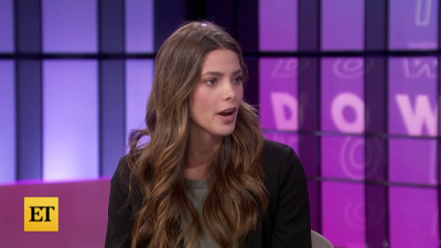 Ashley-Greene-dot-nl_2022EntertainmentTonight0367.jpg