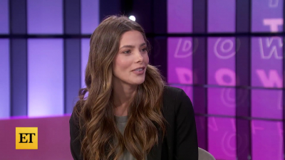 Ashley-Greene-dot-nl_2022EntertainmentTonight0386.jpg