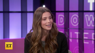 Ashley-Greene-dot-nl_2022EntertainmentTonight0460.jpg