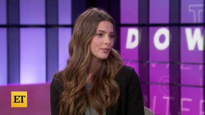 Ashley-Greene-dot-nl_2022EntertainmentTonight0466.jpg